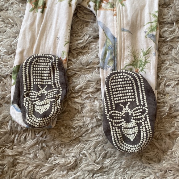 Burt’s Bees Dinosaur Footie 6-9m - Picture 2 of 3